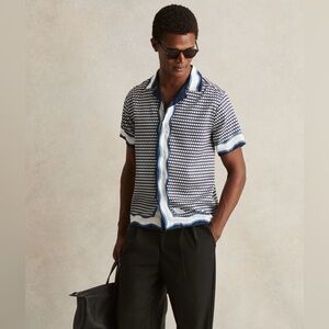 NWT Reiss  GEOMETRIC-PRINT CUBAN-COLLAR SHIRT IN WHITE/NAVY